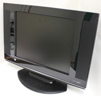 24" FLAT-PANEL LCD COLOR MONITOR