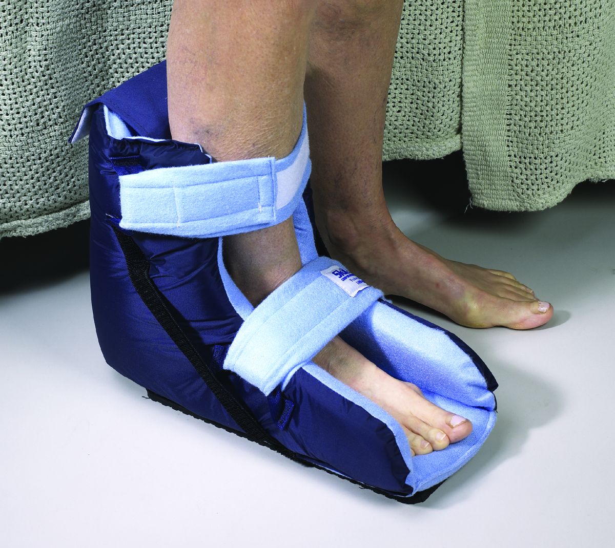 Heel-Floatâ„¢ Adjustable Walker Boot